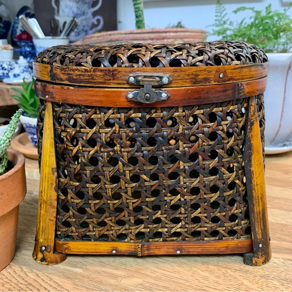 Hobby Lobby Other - 🌿Wicker Basket with latching lid~storage~decor ~farmhouse~boho~🌿